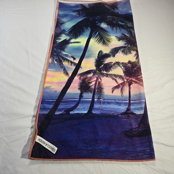 House of Clouds Sand-Free Microfiber Palm Sunrise Graphic Beach Towel 63" x 31" - Picture 1 of 4